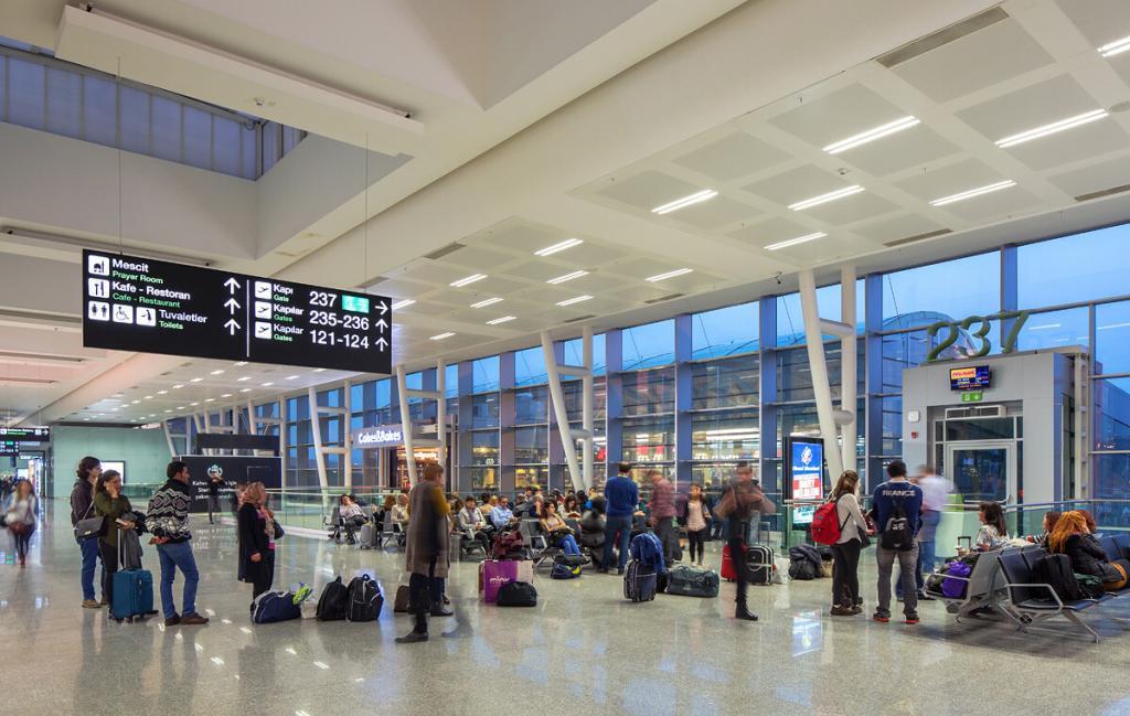 İzmir Havalimanı İç HatlarAraç Kiralama